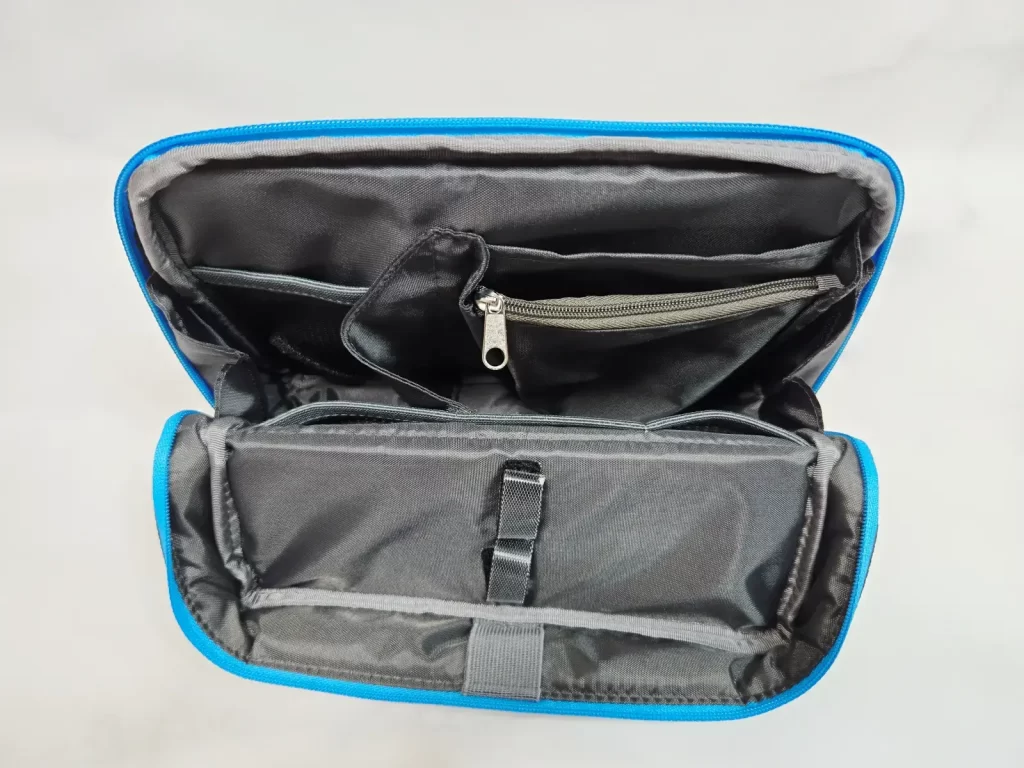 多彩なポケットと練りに練った構造で収納力バツグン