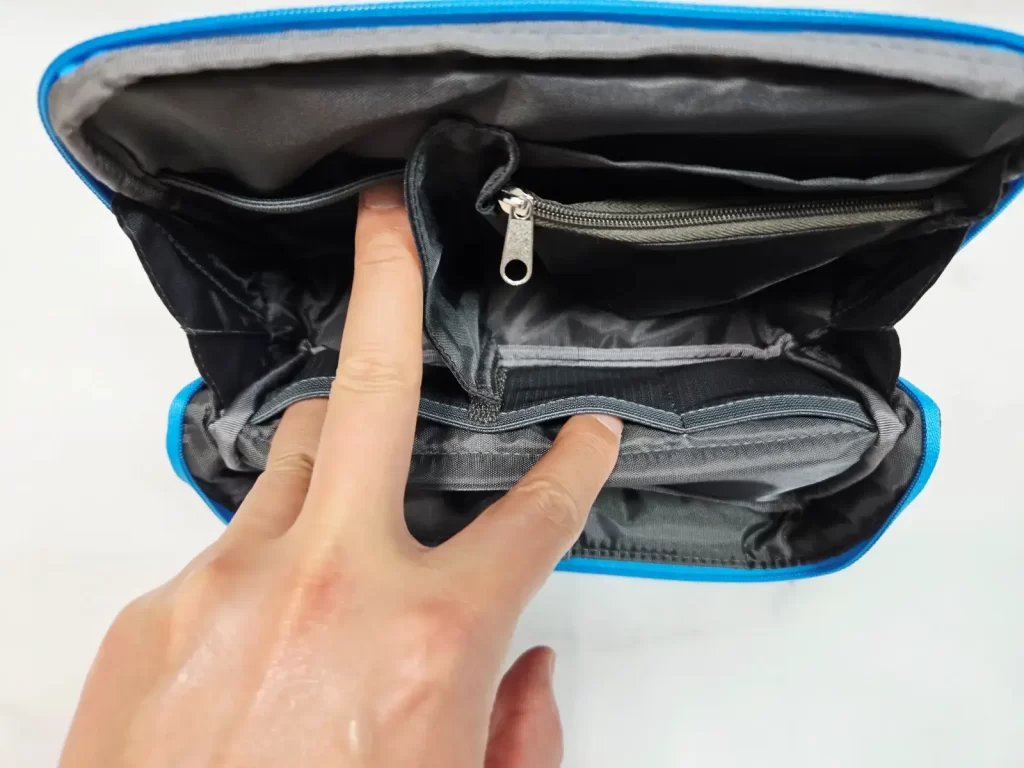 多彩なポケットと練りに練った構造で収納力バツグン