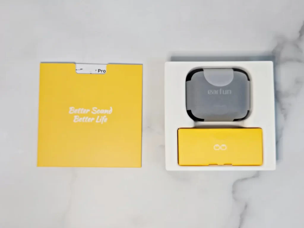 開封レビュー：Air Pro 4+のパッケージと同梱物