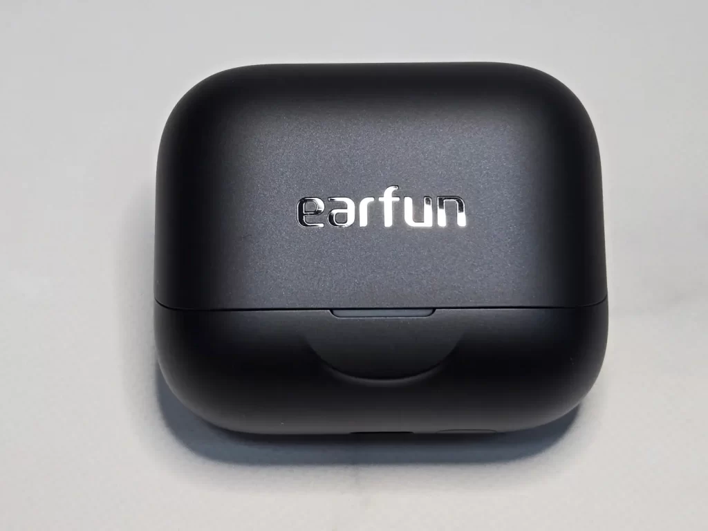 開封レビュー：Air Pro 4+のパッケージと同梱物