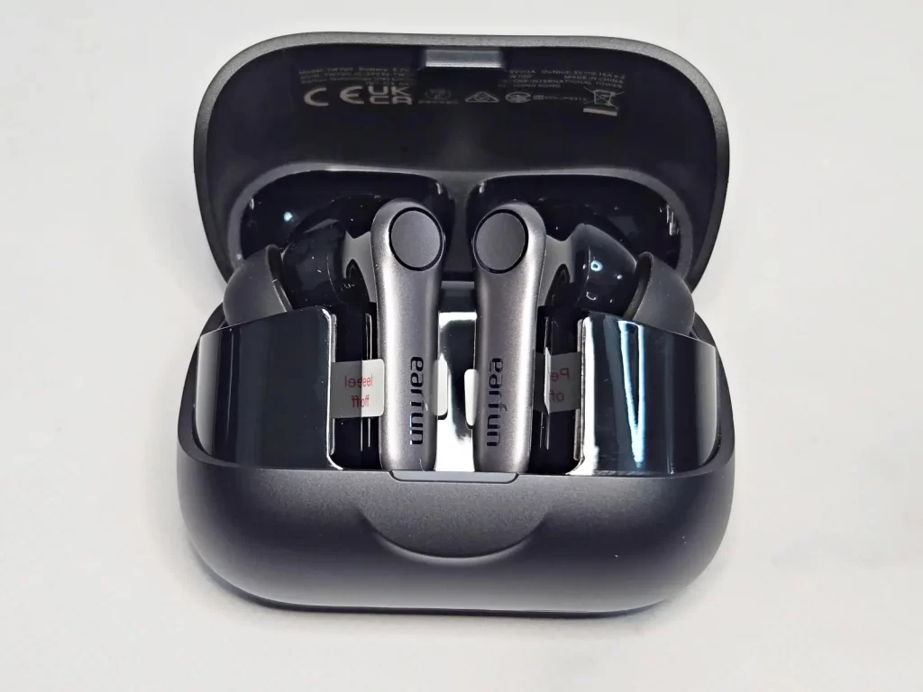 開封レビュー：Air Pro 4+のパッケージと同梱物