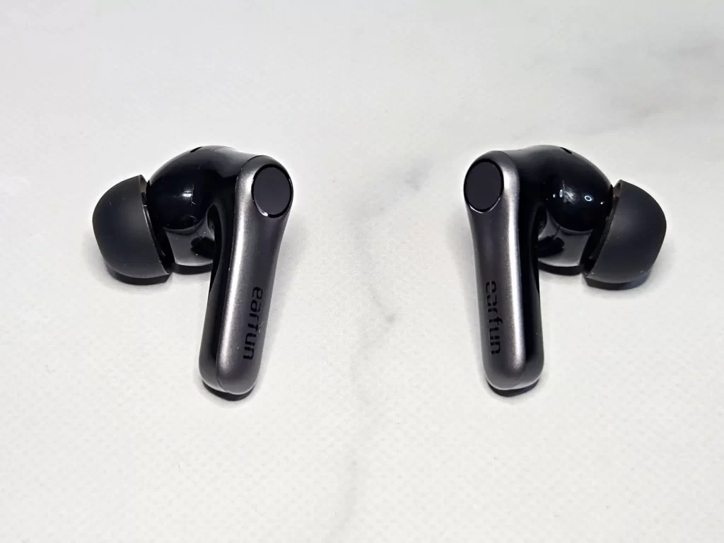 開封レビュー：Air Pro 4+のパッケージと同梱物