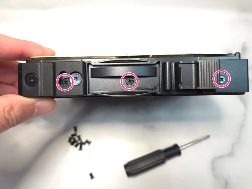 スロットにHDDを装着