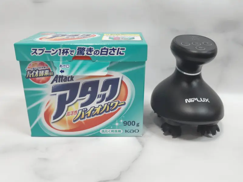 NIPLUX本体と洗剤アタックのサイズ比較・全体の大きさの違い