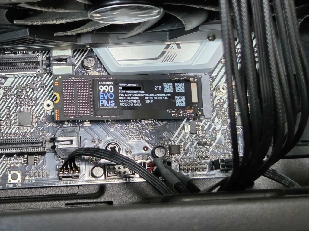 M.2_2スロットに装着したSamsung 990 EVO Plus 2TB