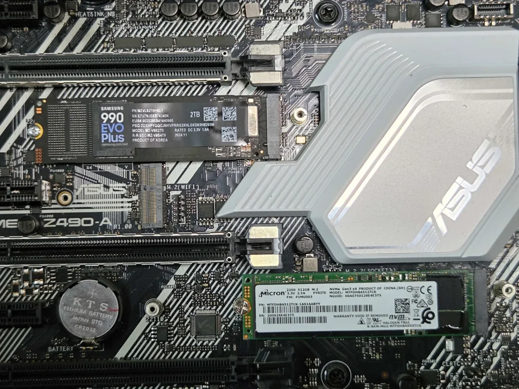 M.2_1に990 EVO Plus、M.2_2にMicron 2200を装着し直した状態