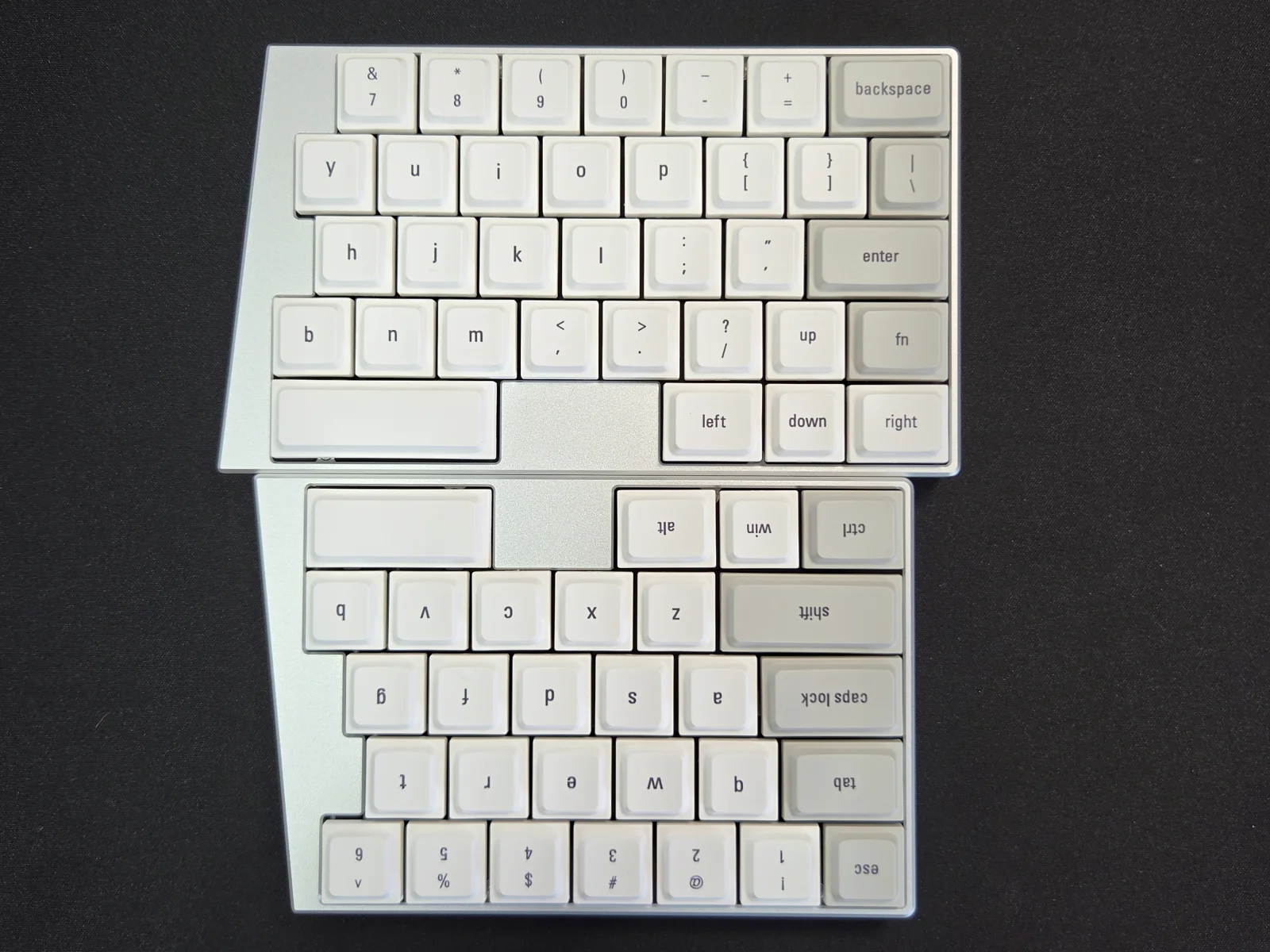 Elimkeys Elytraの左右を上下に並べた状態