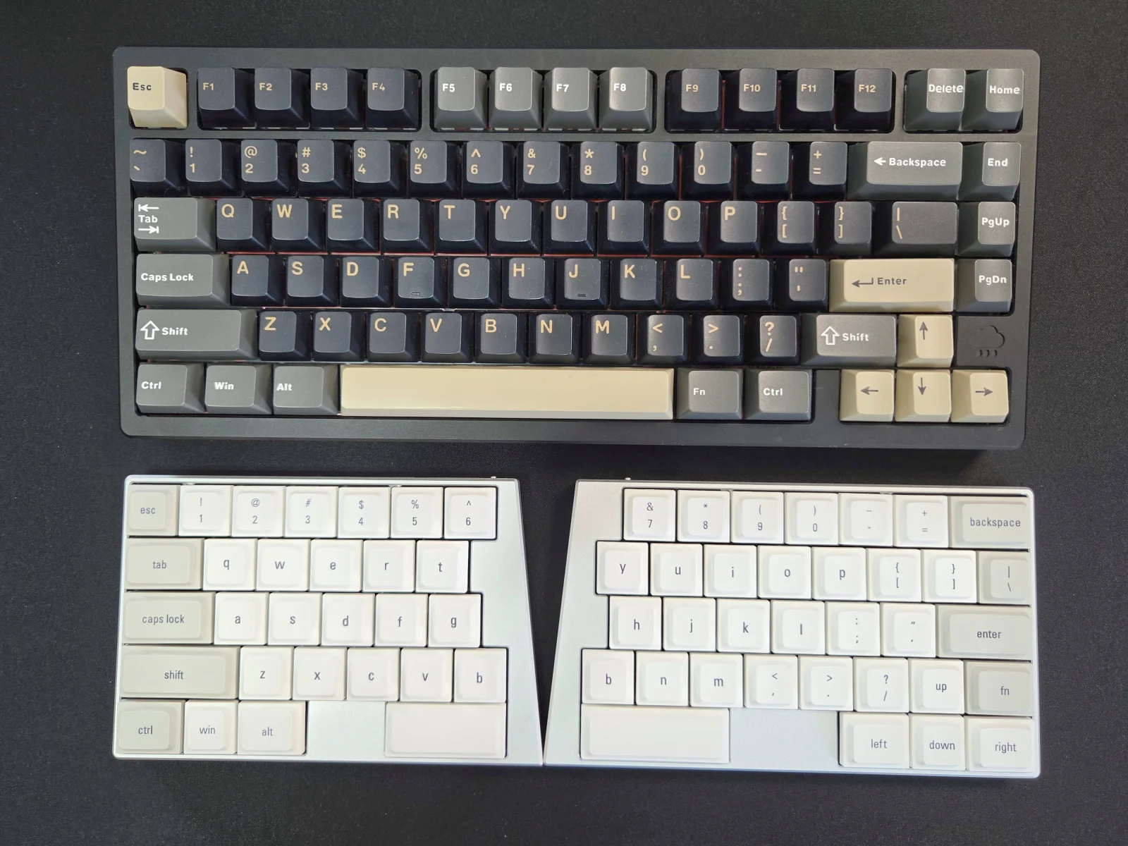Elimkeys ElytraとWOBKEY Rainy75を並べた横幅の比較