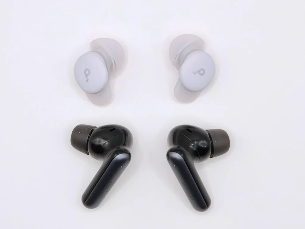 Sleep A30と一般的なスティック型ワイヤレスイヤホン(EarFun)の形状比較
