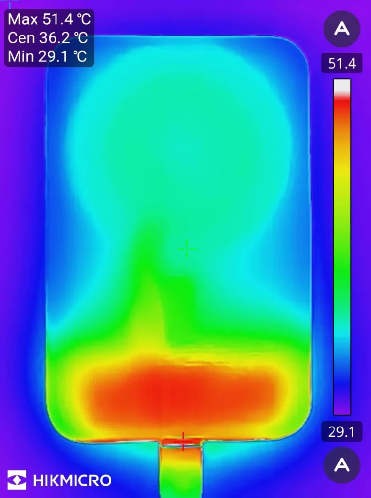 UGREEN PB561の30分後サーモ画像、最高51.4℃で中心36.2℃