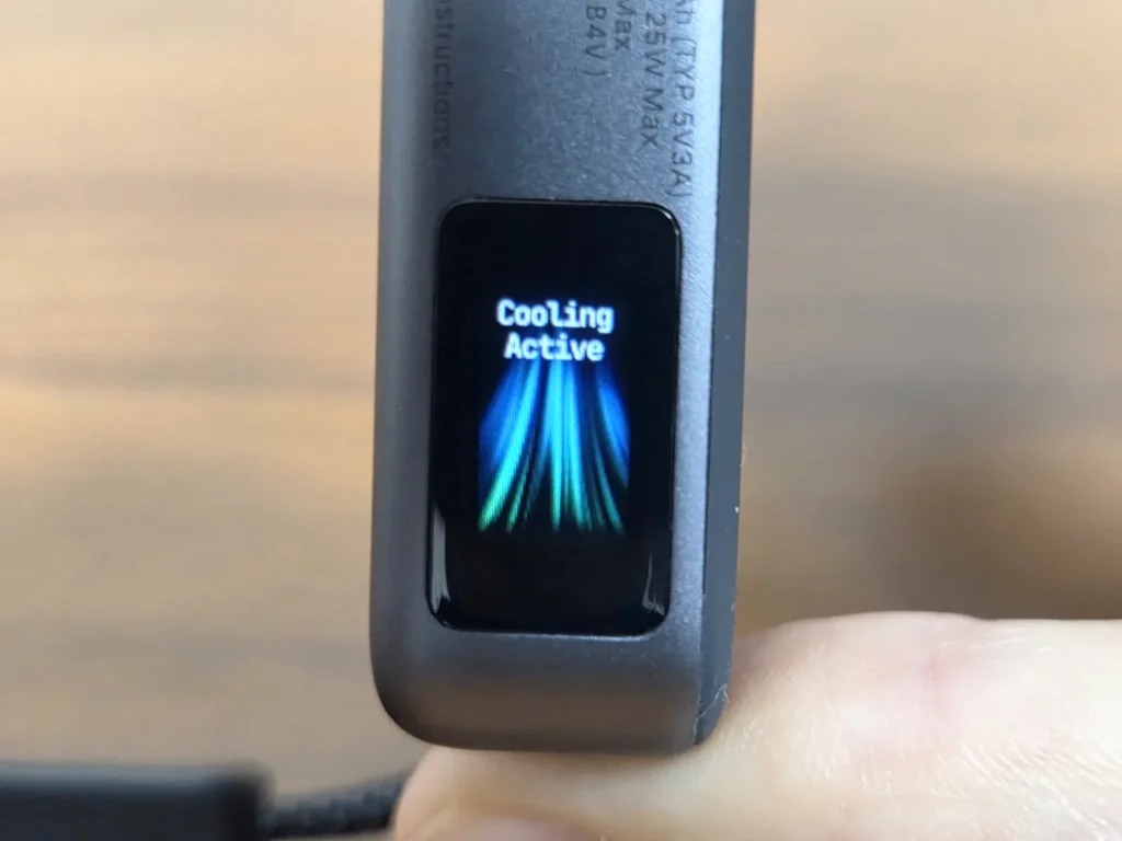 3つ目の画面、水冷が動いていることを示すCooling Active