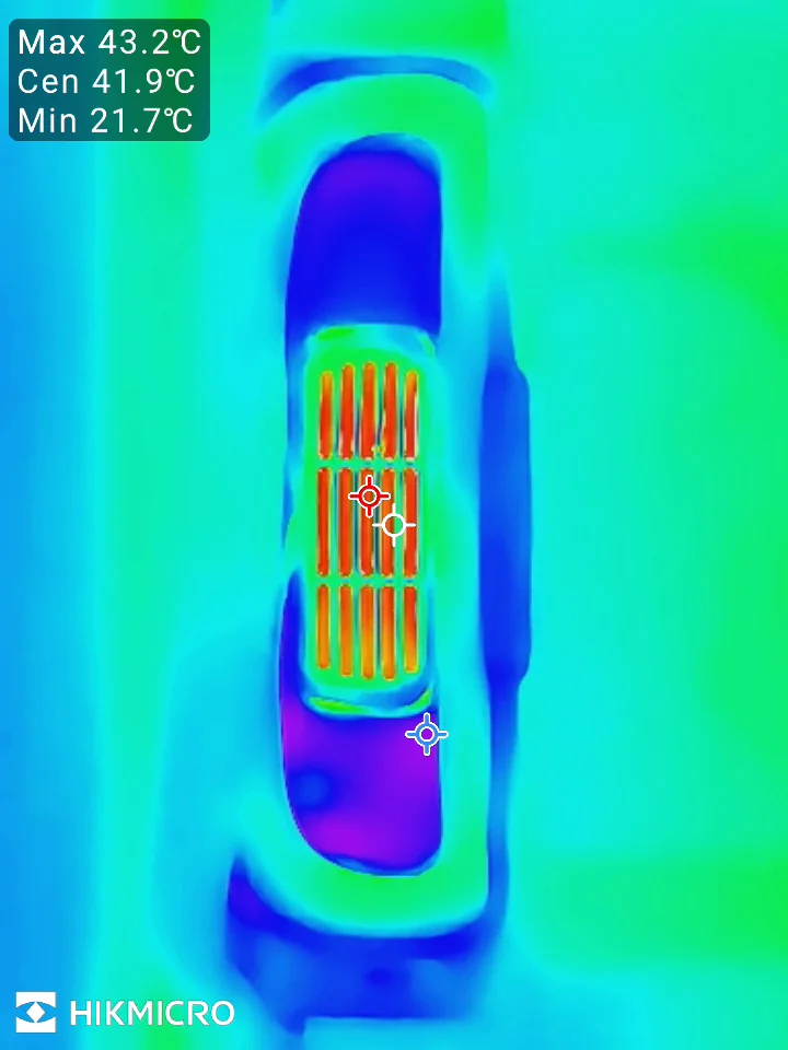 サーモカメラで見たTearmoreの噴出口、約45秒後に中心42℃・最高43℃