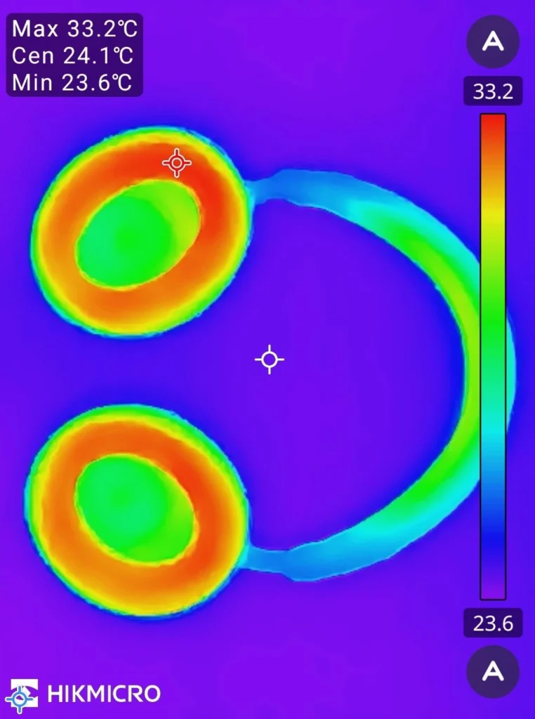 1時間着けたあとのEarFun Wave Pro X全体の熱画像、最高33.2℃